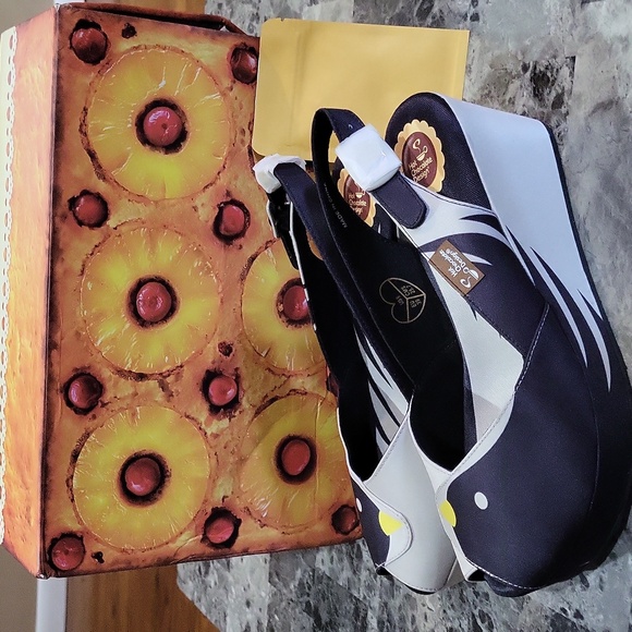 Hot Chocolate Design Black Birds Sandal - Picture 9 of 16